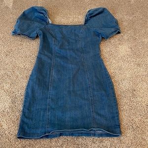 Denim dress with puff sleeves